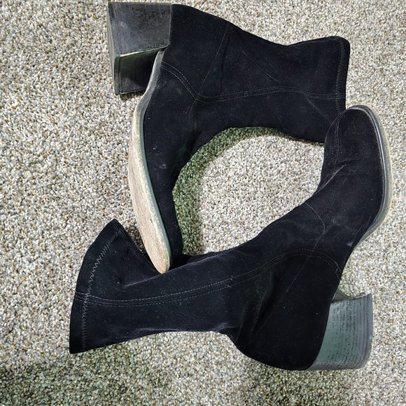 DKNY SUEDE CLASSIC PULL-ON HEELED BOOT FASHION NAPPA BLACK WOMENS 8 MED Spain - Picture 3 of 9